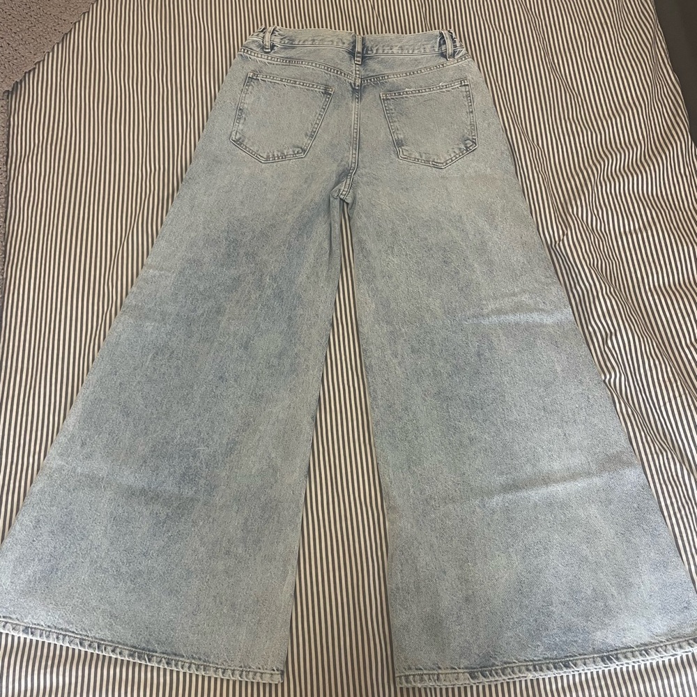 Light Blue Wide-Leg Women's Jeans